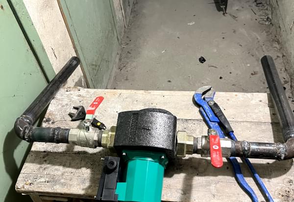 Монтаж циркуляційного насосу ЦО